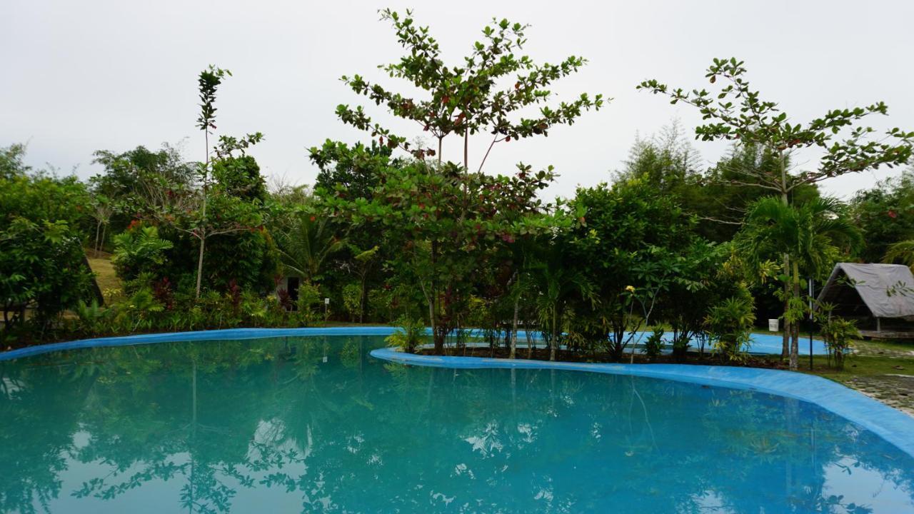 "D'Bamboo Kamp" Desa Wisata Ekang Lagoi Exteriör bild